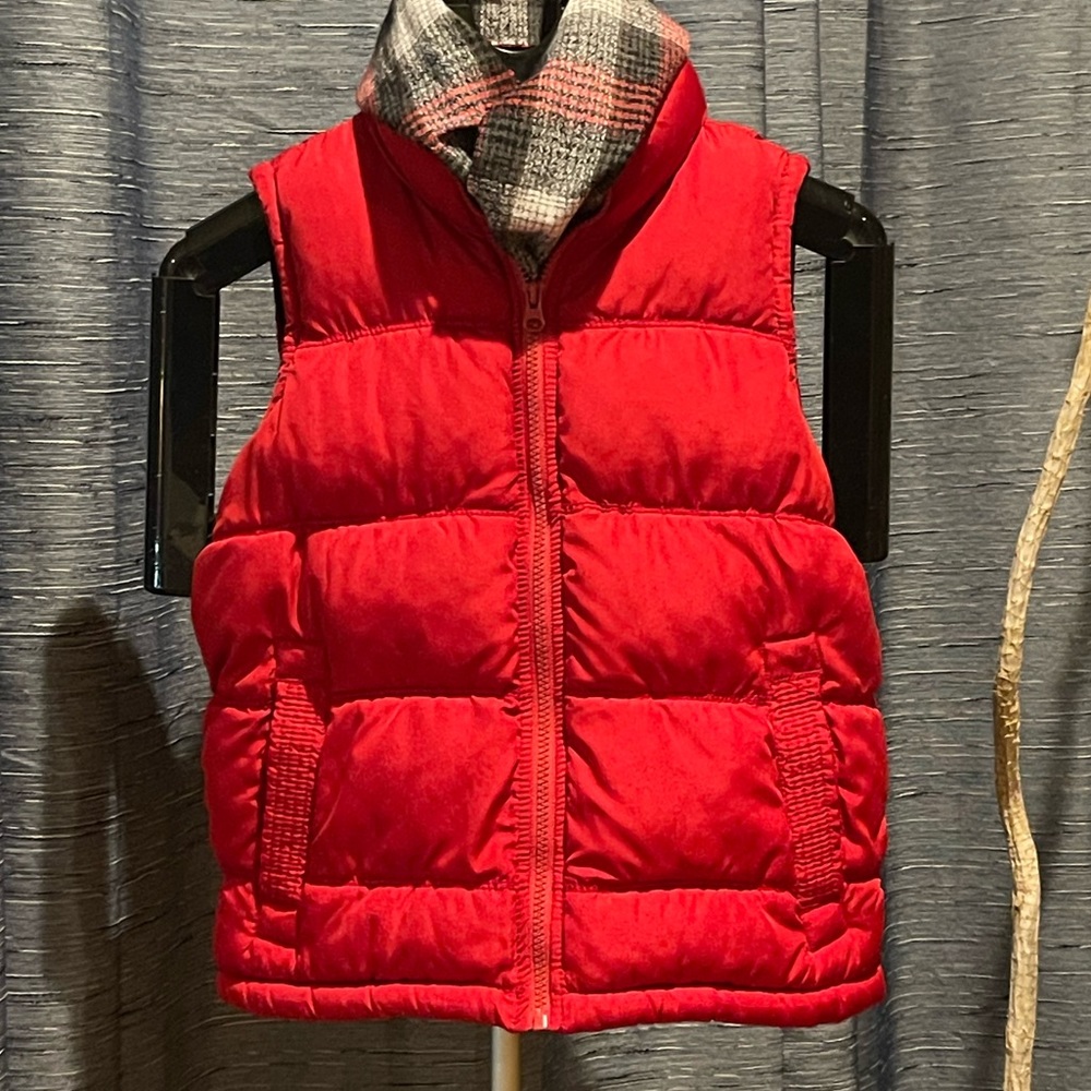 Old Navy Kids Size 6-7 Red Puffer Vest
